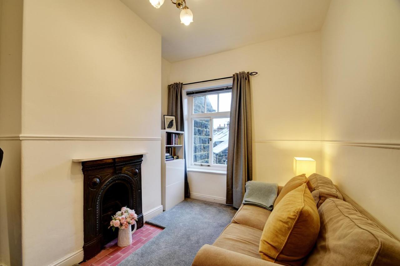 Spacious Victorian Townhouse Near Hcc With Off Street Parking Harrogate Exteriör bild