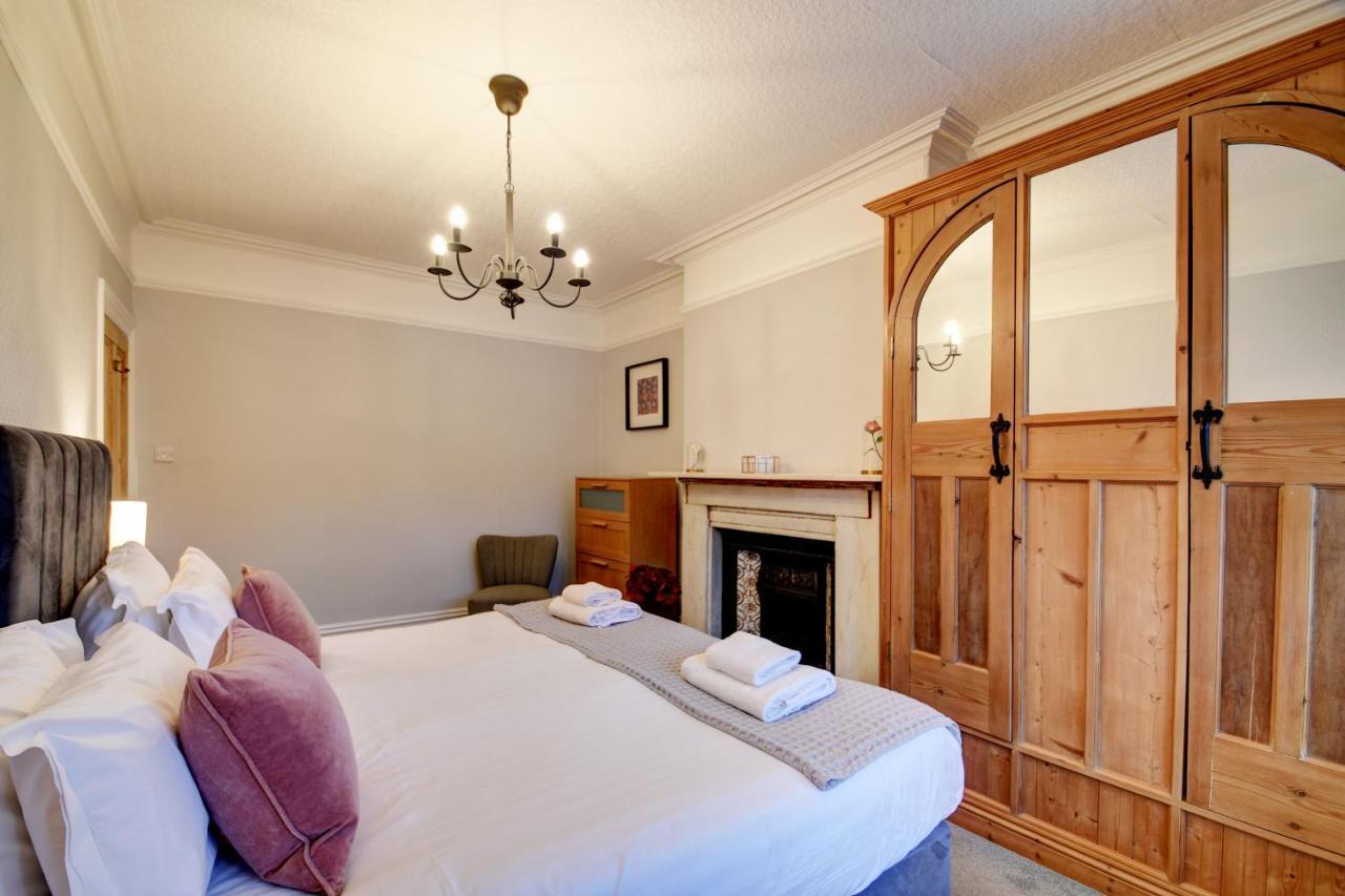Spacious Victorian Townhouse Near Hcc With Off Street Parking Harrogate Exteriör bild