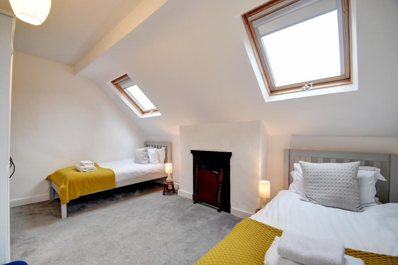Spacious Victorian Townhouse Near Hcc With Off Street Parking Harrogate Exteriör bild