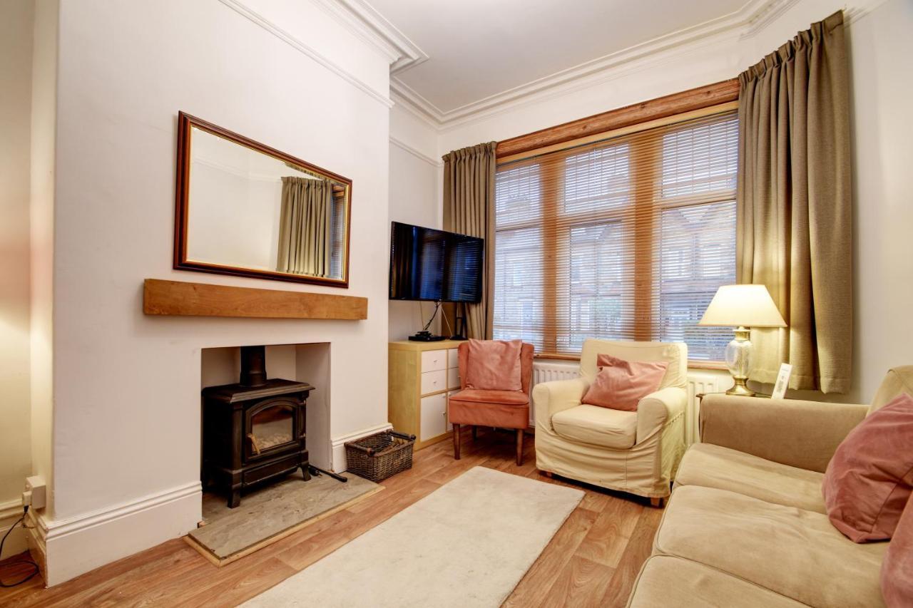 Spacious Victorian Townhouse Near Hcc With Off Street Parking Harrogate Exteriör bild