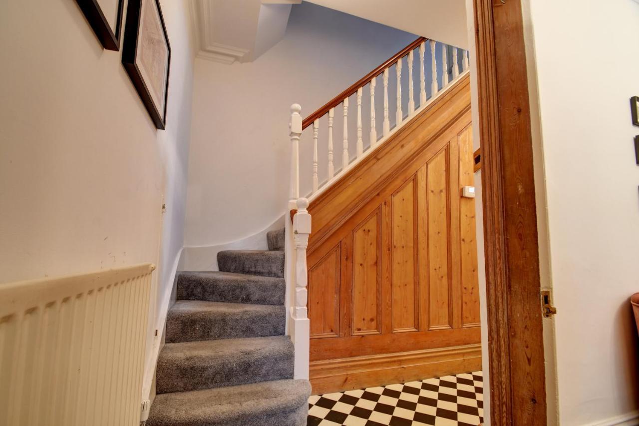 Spacious Victorian Townhouse Near Hcc With Off Street Parking Harrogate Exteriör bild