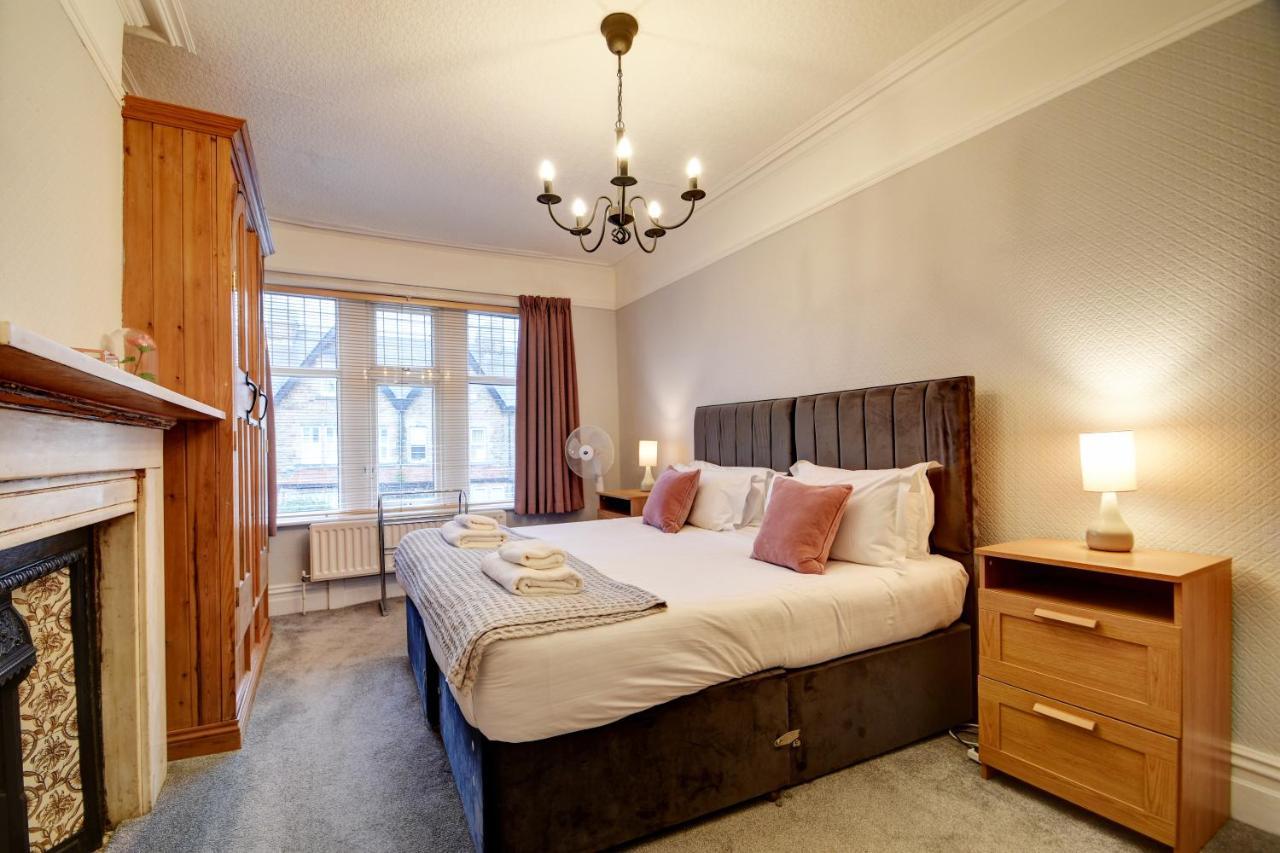 Spacious Victorian Townhouse Near Hcc With Off Street Parking Harrogate Exteriör bild